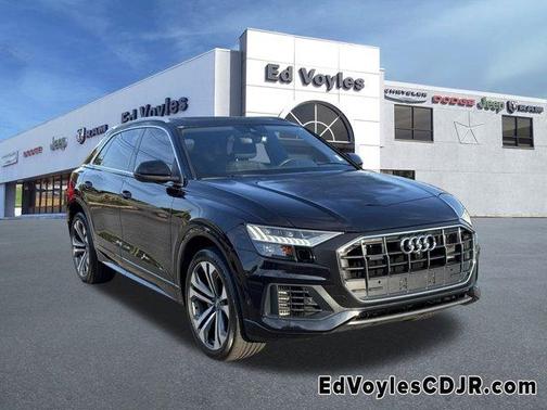2019 Audi Q8 Premium Plus