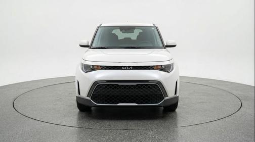 Snow White Pearl 2025 Kia Soul LX