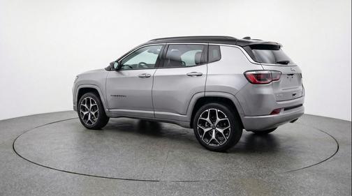 Silver Zynith Metallic Clearcoat 2025 Jeep Compass Limited