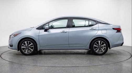 Brilliant Silver Metallic 2025 Nissan Versa 1.6 SV
