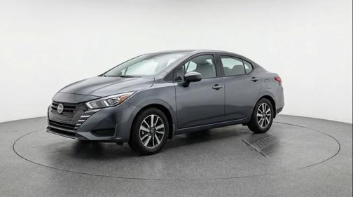 Gun Metallic 2025 Nissan Versa 1.6 SV
