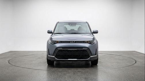 Gravity Gray 2025 Kia Soul LX