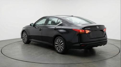 Super Black 2025 Nissan Altima SV FWD