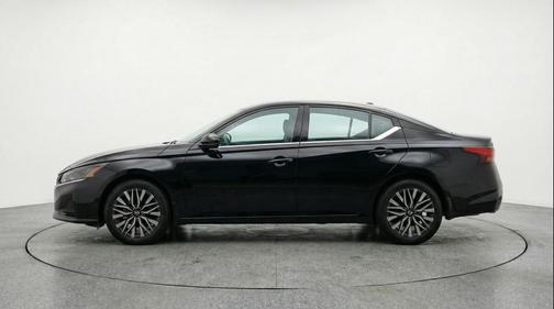 Super Black 2025 Nissan Altima SV FWD