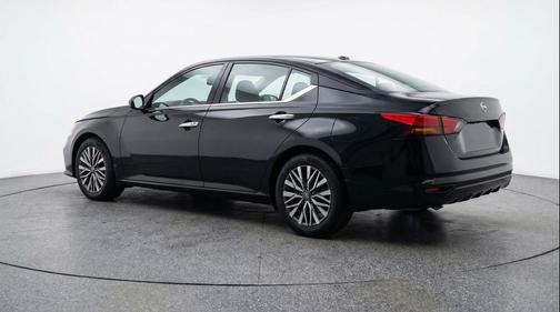 Super Black 2025 Nissan Altima SV FWD