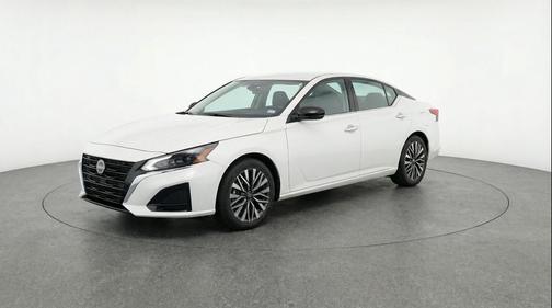 Pearl White Tricoat 2025 Nissan Altima SV FWD