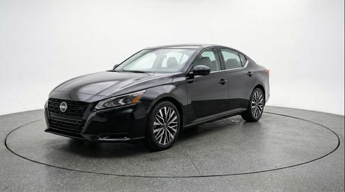 Super Black 2025 Nissan Altima SV FWD