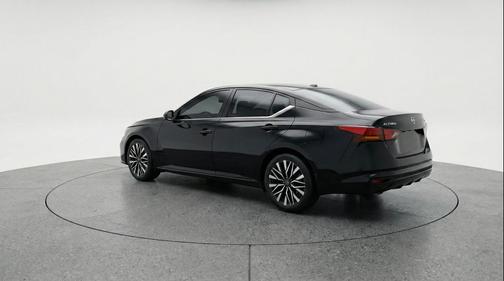 Super Black 2025 Nissan Altima SV FWD