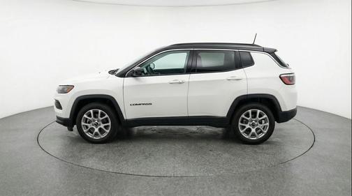 Bright White Clearcoat 2025 Jeep Compass Limited