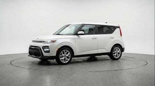Snow White Pearl 2025 Kia Soul LX