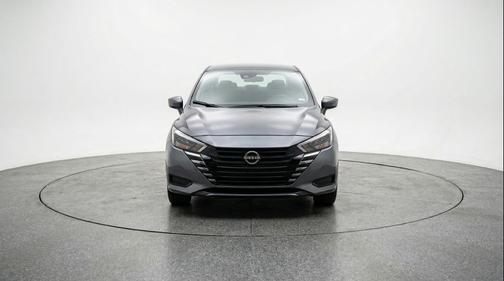 Gun Metallic 2025 Nissan Versa 1.6 SV