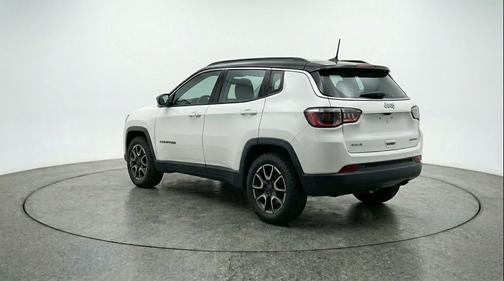 Bright White Clearcoat 2025 Jeep Compass Trailhawk