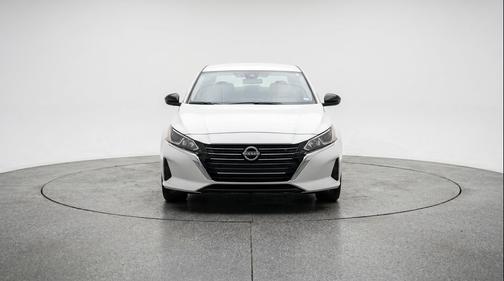 Glacier White 2025 Nissan Altima SV FWD