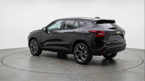 Mosaic Black Metallic 2025 Chevrolet Trax LT
