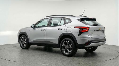 Sterling Gray Metallic 2025 Chevrolet Trax LT
