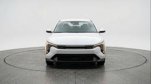 Snow White Pearl 2025 Kia K4 LXS