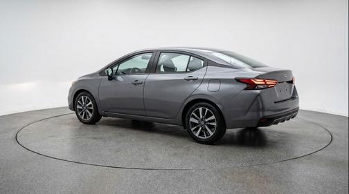 Gun Metallic 2025 Nissan Versa 1.6 SV