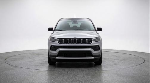 Silver Zynith Metallic Clearcoat 2025 Jeep Compass Limited