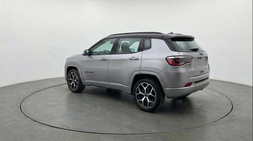Silver Zynith Metallic Clearcoat 2025 Jeep Compass Limited