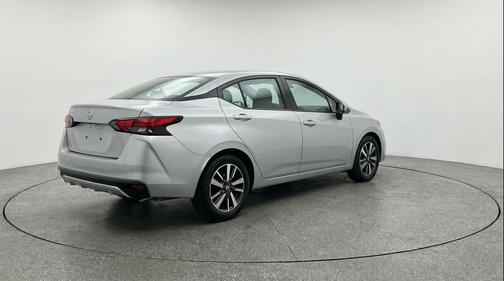 Brilliant Silver Metallic 2025 Nissan Versa 1.6 SV
