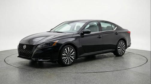 Super Black 2025 Nissan Altima SV FWD