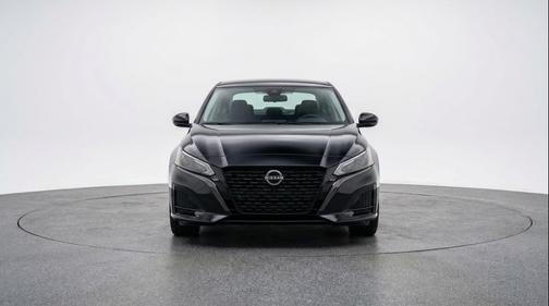 Super Black 2025 Nissan Altima SV FWD