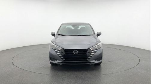 Gun Metallic 2025 Nissan Versa 1.6 SV