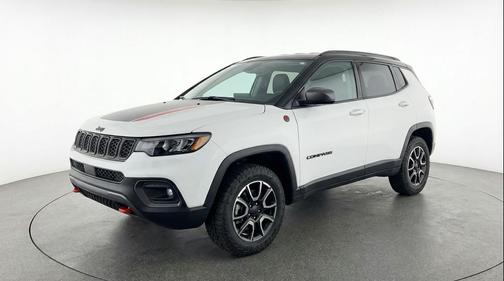Bright White Clearcoat 2025 Jeep Compass Trailhawk