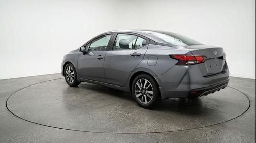 Gun Metallic 2025 Nissan Versa 1.6 SV
