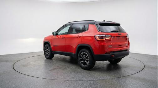 Red Hot Pearlcoat 2025 Jeep Compass Trailhawk