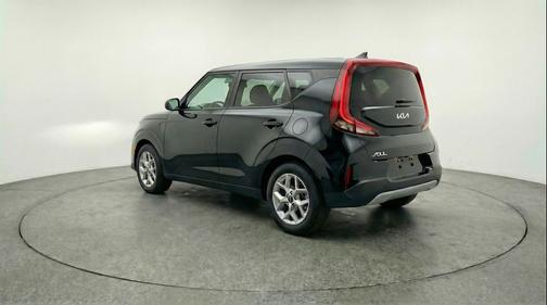 Fusion Black 2025 Kia Soul LX