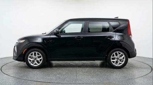 Fusion Black 2025 Kia Soul LX