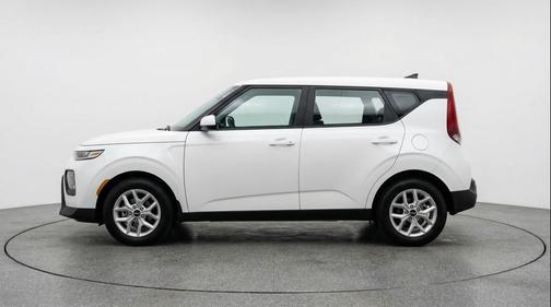 Snow White Pearl 2025 Kia Soul LX
