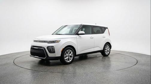 Snow White Pearl 2025 Kia Soul LX