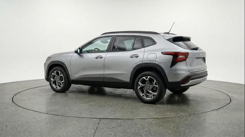 Sterling Gray Metallic 2025 Chevrolet Trax LT