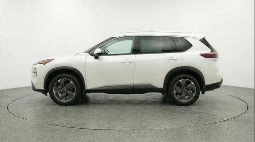 Everest White Pearl Tricoat 2025 Nissan Rogue SV