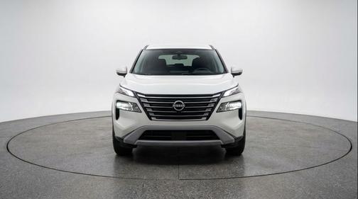 Everest White Pearl Tricoat 2025 Nissan Rogue SV