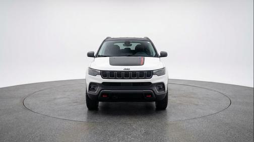 Bright White Clearcoat 2025 Jeep Compass Trailhawk