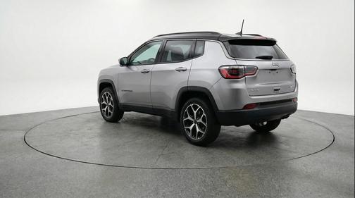 Silver Zynith Metallic Clearcoat 2025 Jeep Compass Limited