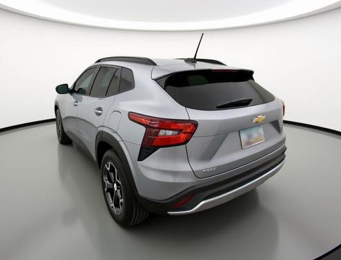 Sterling Gray Metallic 2025 Chevrolet Trax LT