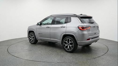 Silver Zynith Metallic Clearcoat 2025 Jeep Compass Limited