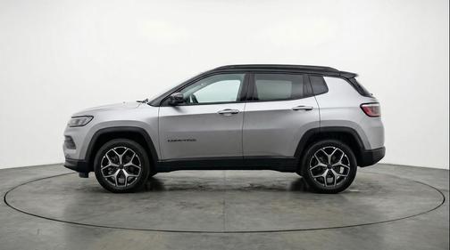 Silver Zynith Metallic Clearcoat 2025 Jeep Compass Limited