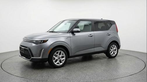 Gravity Gray 2025 Kia Soul LX