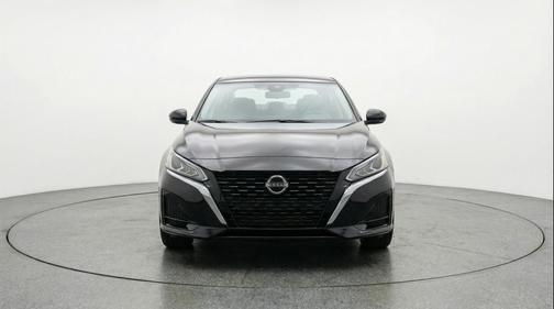 Super Black 2025 Nissan Altima SV FWD