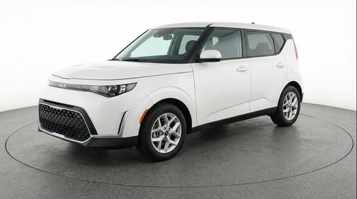 Snow White Pearl 2025 Kia Soul LX