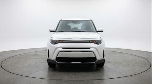 Snow White Pearl 2025 Kia Soul LX