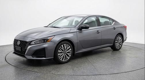 Gun Metallic 2025 Nissan Altima SV FWD