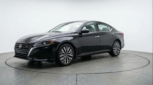 Super Black 2025 Nissan Altima SV FWD
