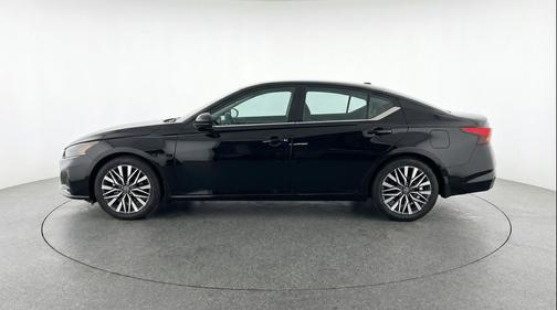 Super Black 2025 Nissan Altima SV FWD