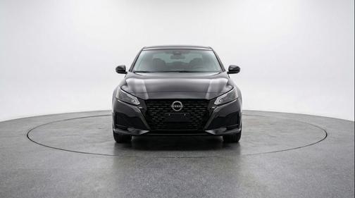 Super Black 2025 Nissan Altima SV FWD